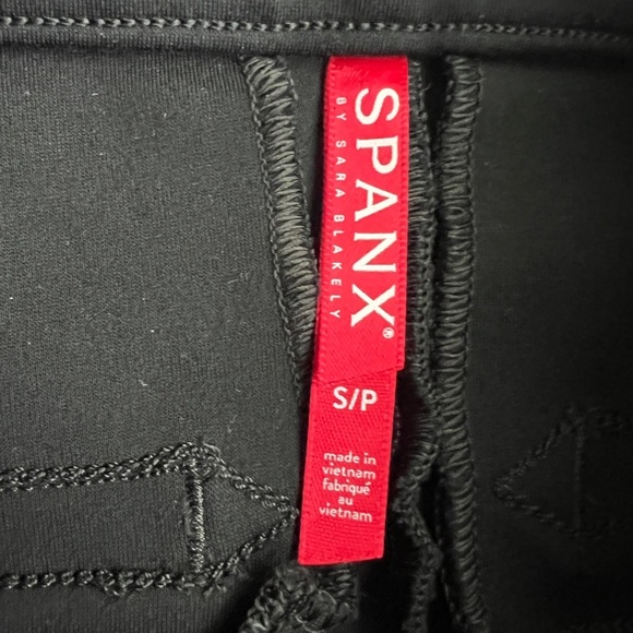 Spanx Women's Black Elastic Stretch Waist Mid-Rise Comfy Casual Cropped Pants - Picture 3 of 8